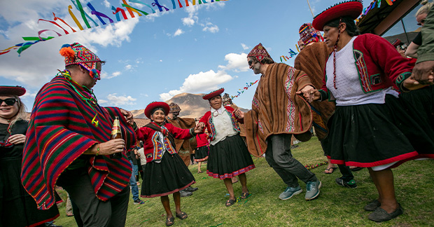 Peru dancing