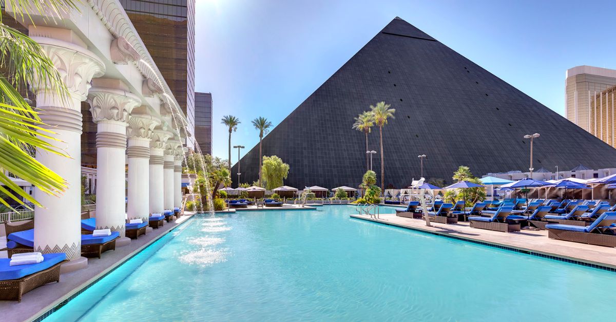 001 Luxor Hotel & Casino (3)