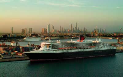QM2 in Dubai