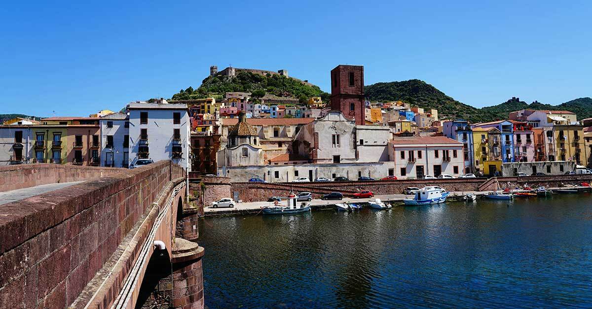 Bosa_Sardinia_jurgen-scheeff-unsplash-2.jpg