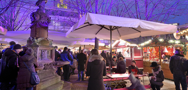 Pink-Christmas-market