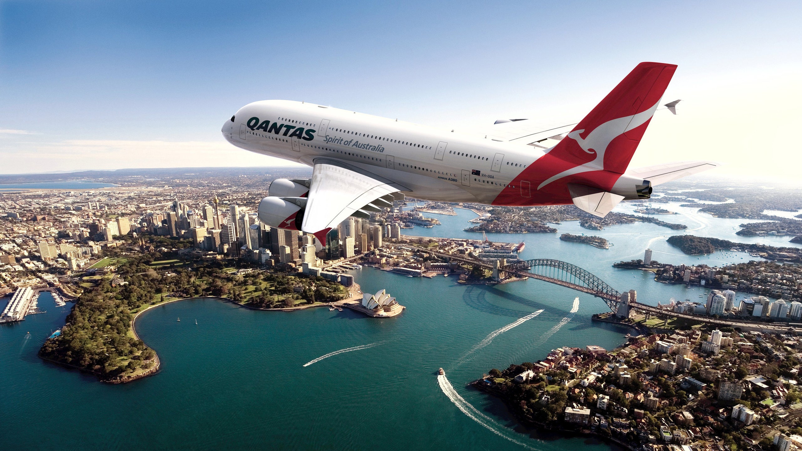 Qantas adds more London flights as Australians rush to return home for Christmas