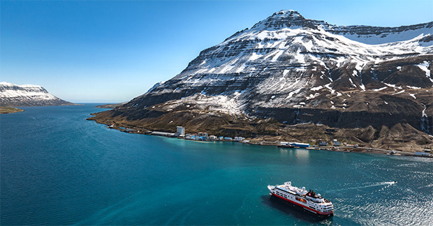 MS_Fram_Iceland_HGR_163626_Photo_Yuri_Matisse_Choufour crop