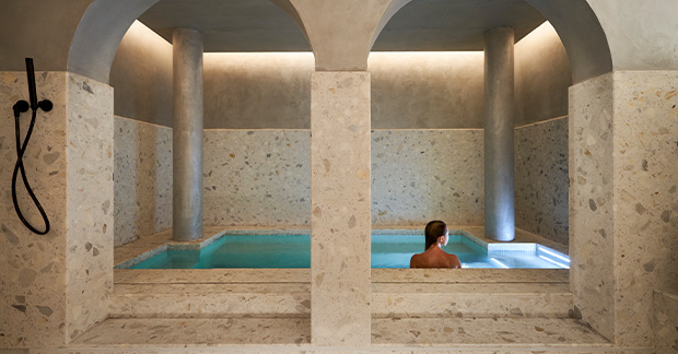 Lux spa pool