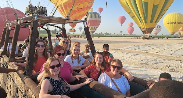 Balloon ride for agents on Jules Verne fam trip