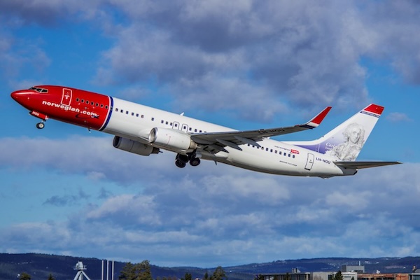 Norwegian Air Group trims first quarter losses