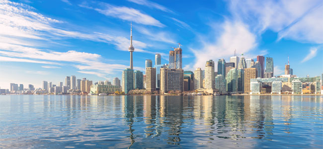 Toronto-skyline-SHUTTERSTOCK