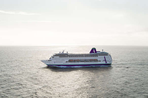 Celebrity Cruises boss hails Apex ex-UK bookings