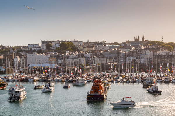 Loganair resumes Guernsey connection after six years