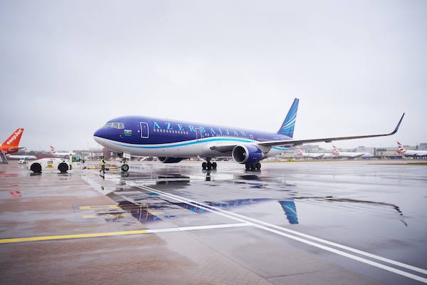Three new carriers expand Gatwick long-haul network
